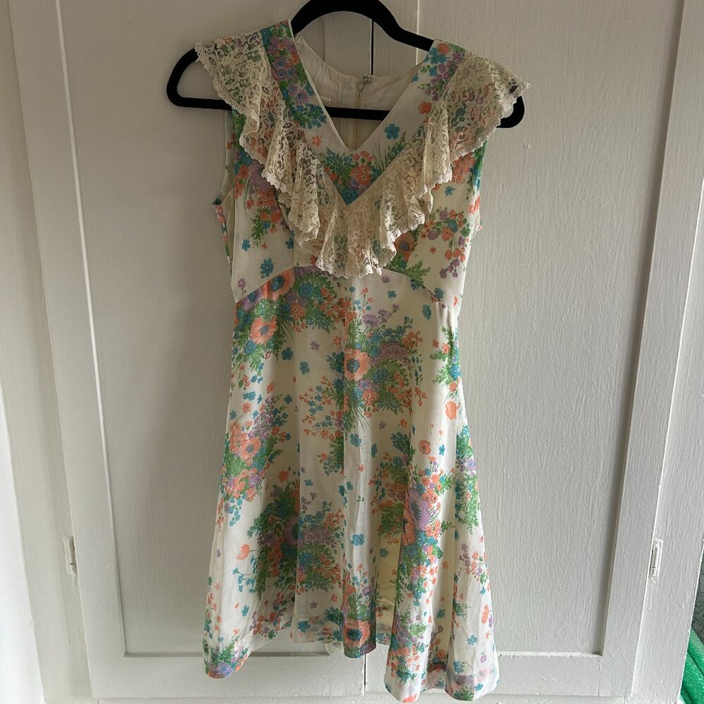 Vintage 70s Lace Floral Mini Dress (Sz 2)
